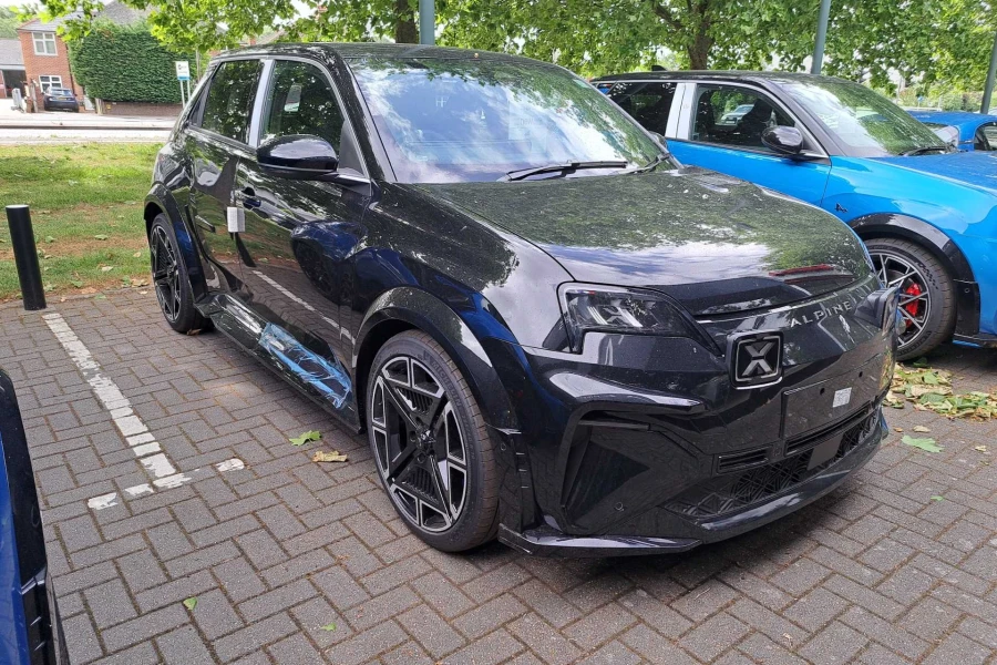 Vehicle Image - 0