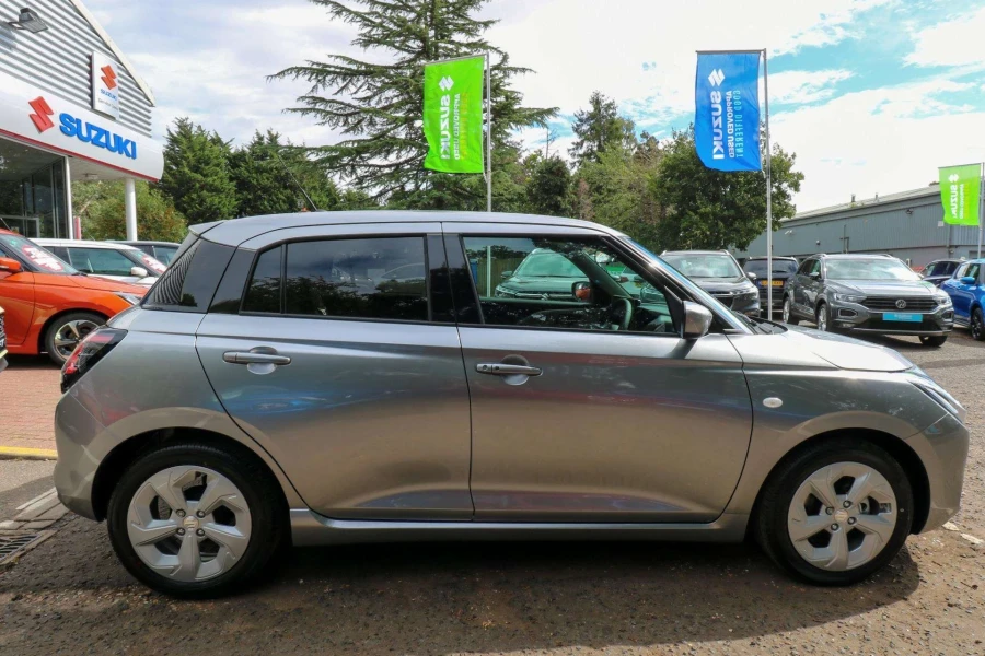 Vehicle Image - 2