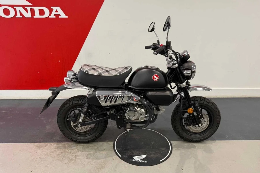 Vehicle Image - 0
