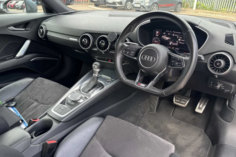 Vehicle Image - 3