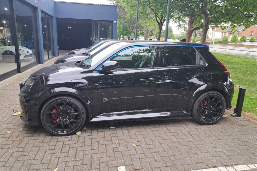 Vehicle Image - 1