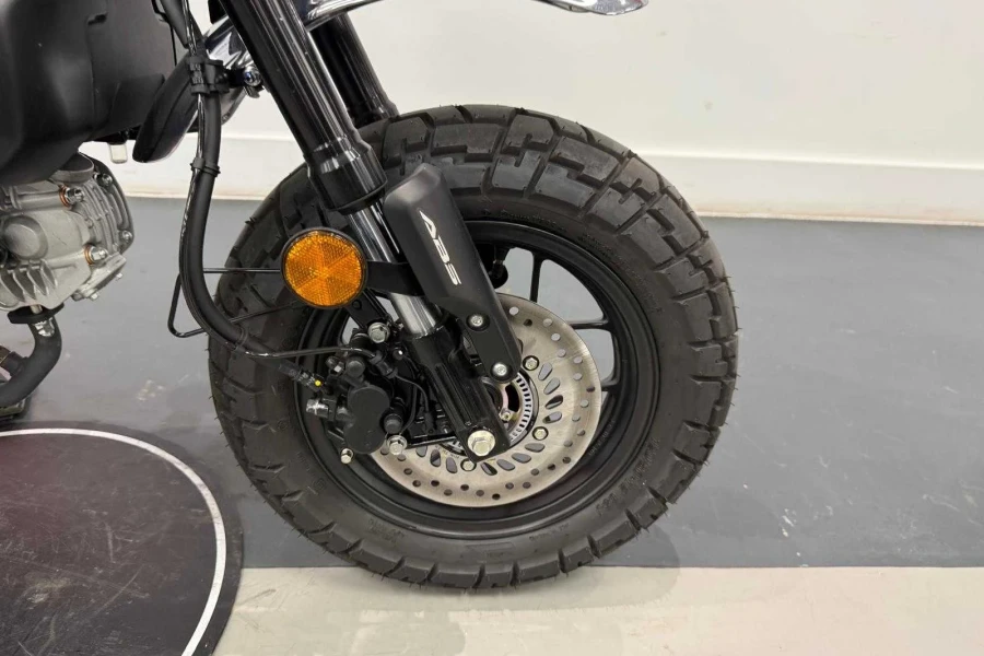 Vehicle Image - 3