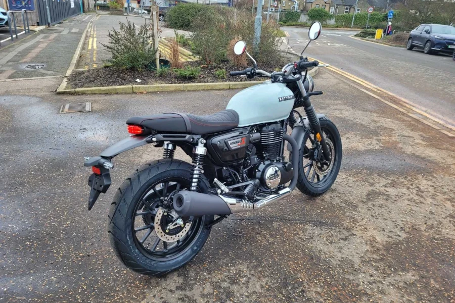 Vehicle Image - 2