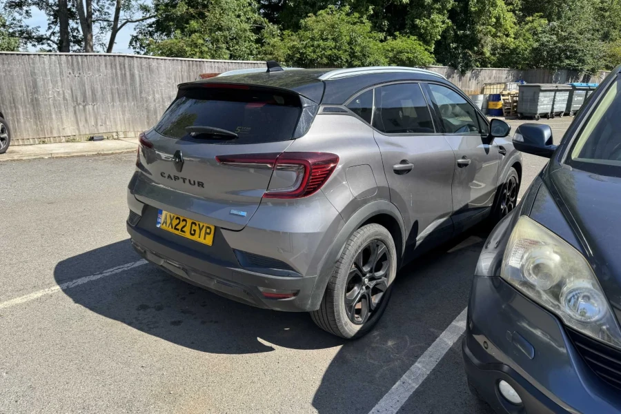 Vehicle Image - 2