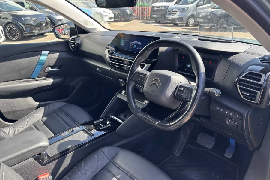Vehicle Image - 3