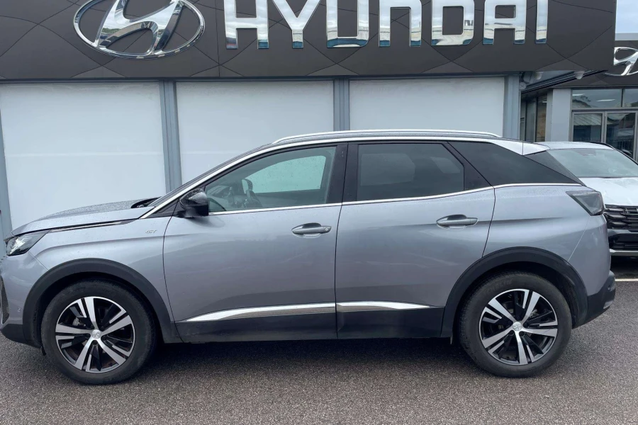 Vehicle Image - 2