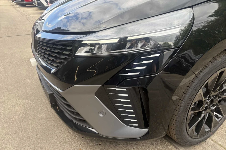 Vehicle Image - 3