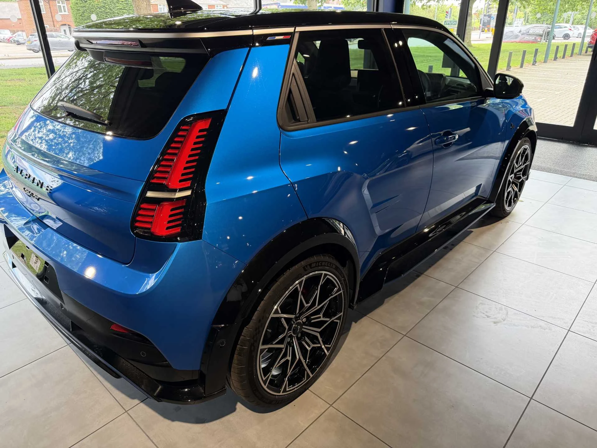 Vehicle image 7