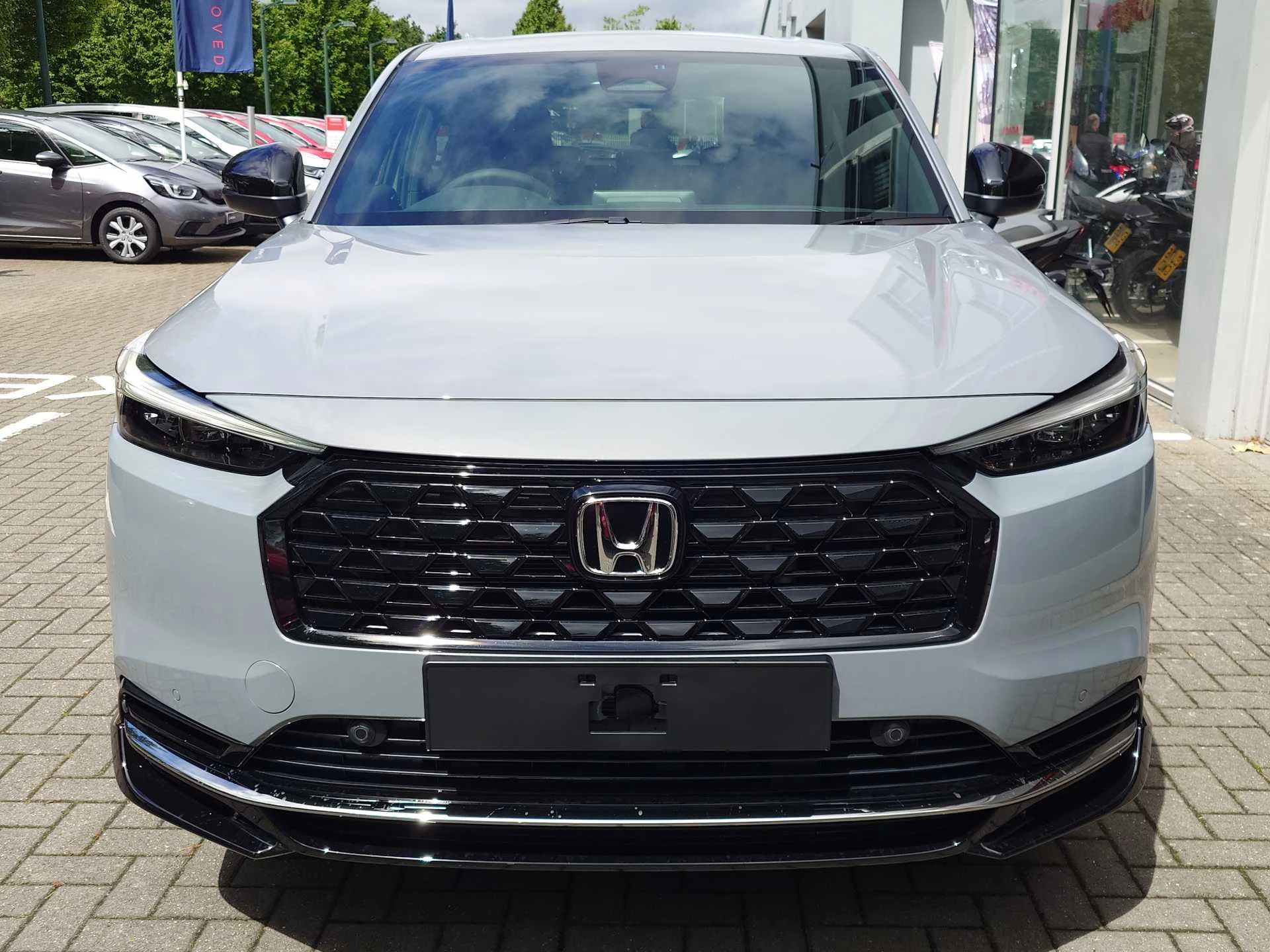 Vehicle image 6