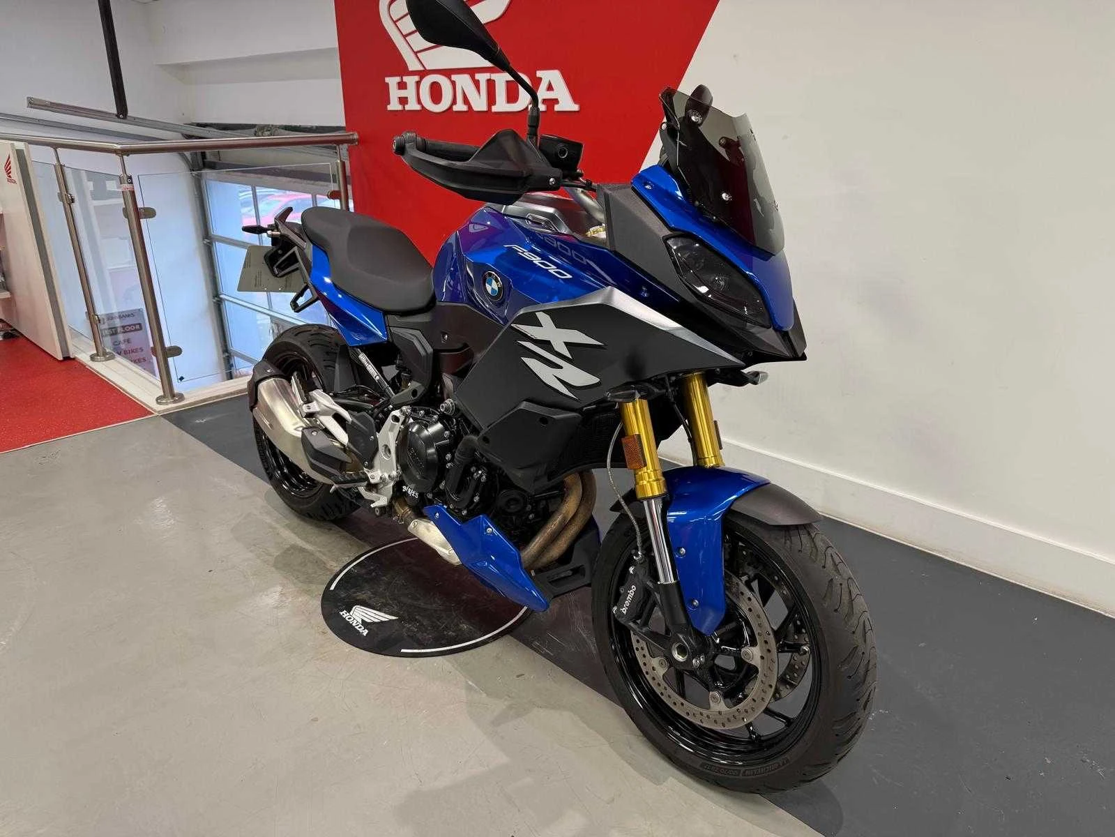 Vehicle image 2