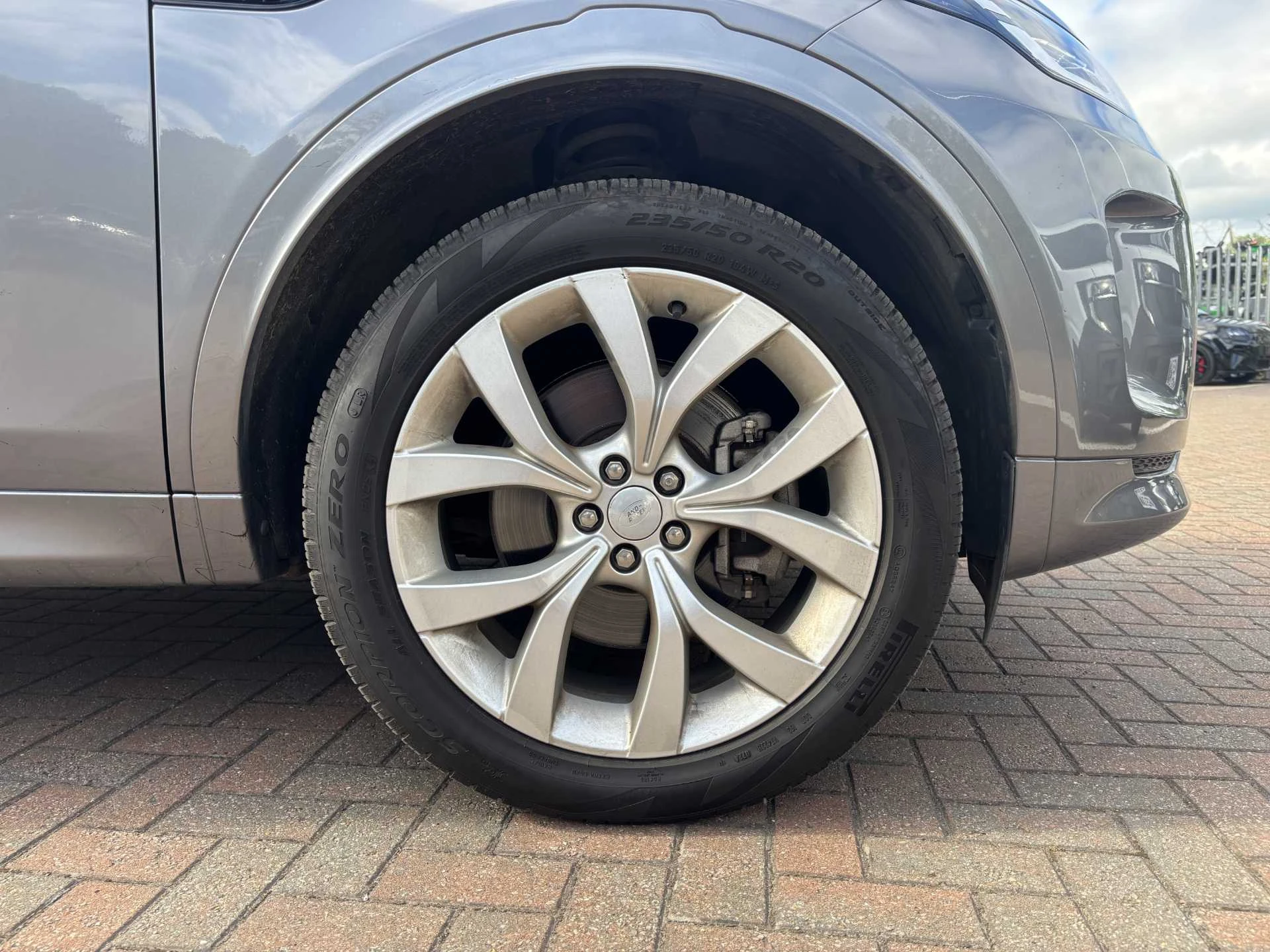 Vehicle image 6