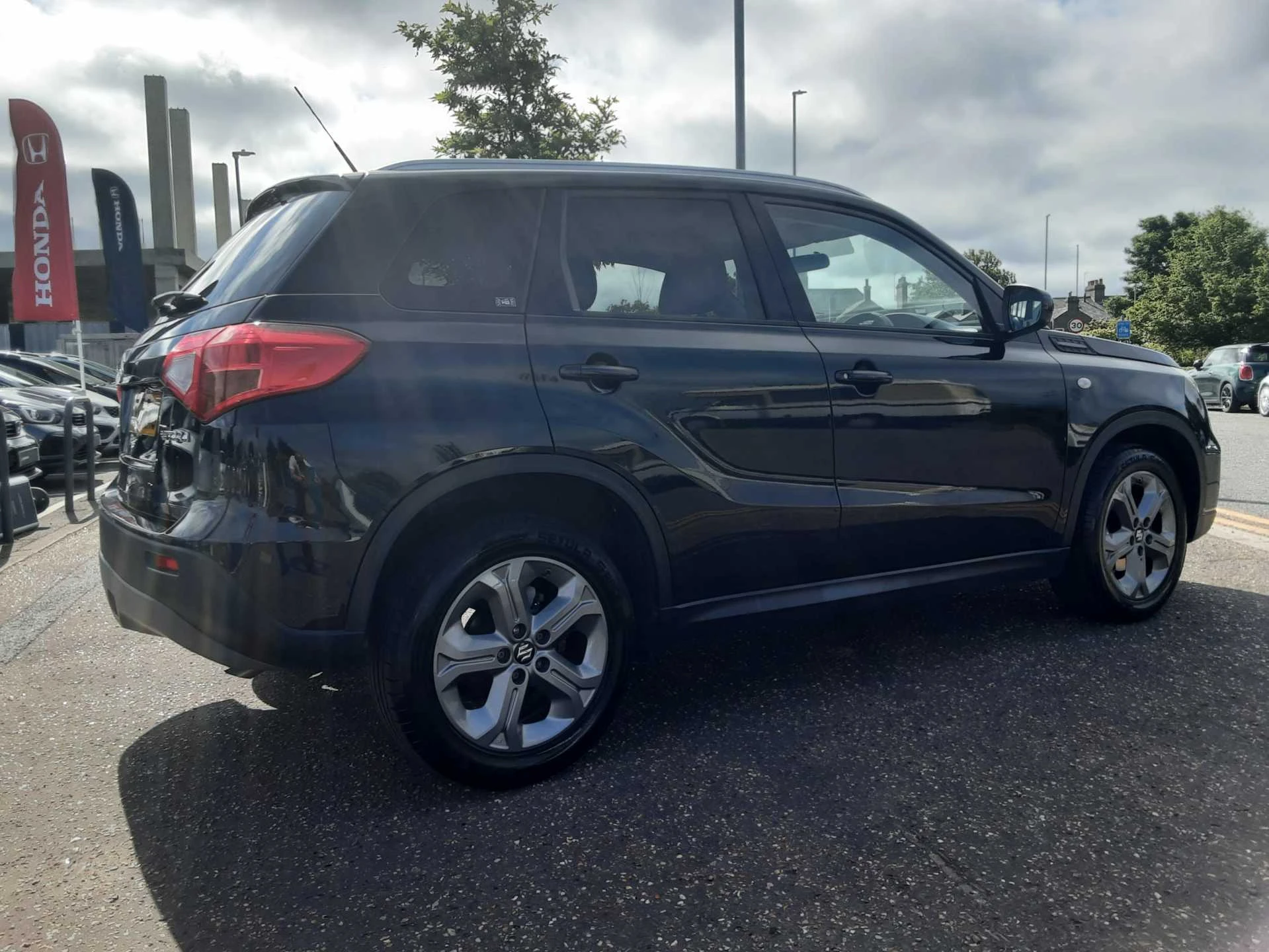 Vehicle image 6