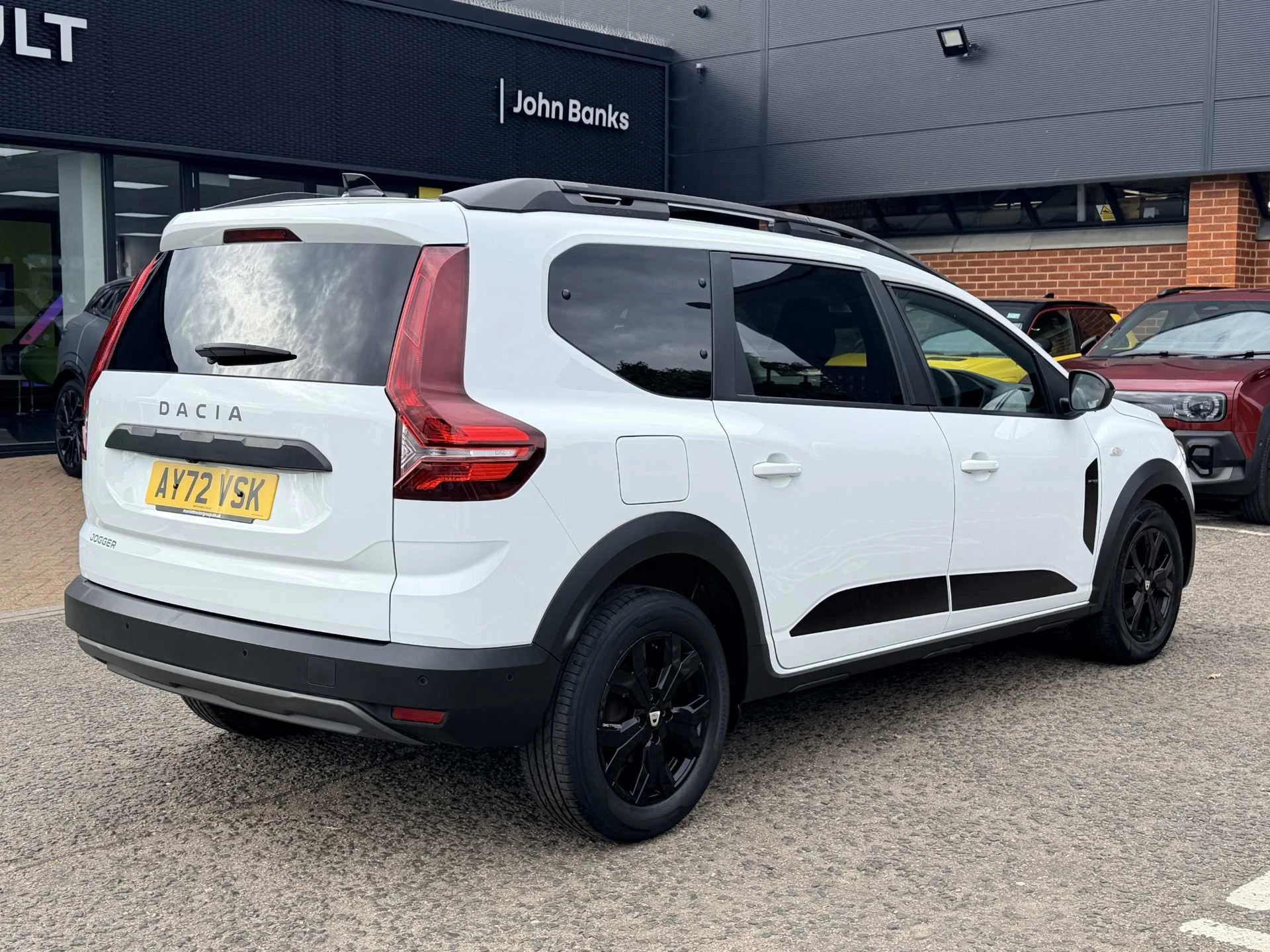 Vehicle image 4