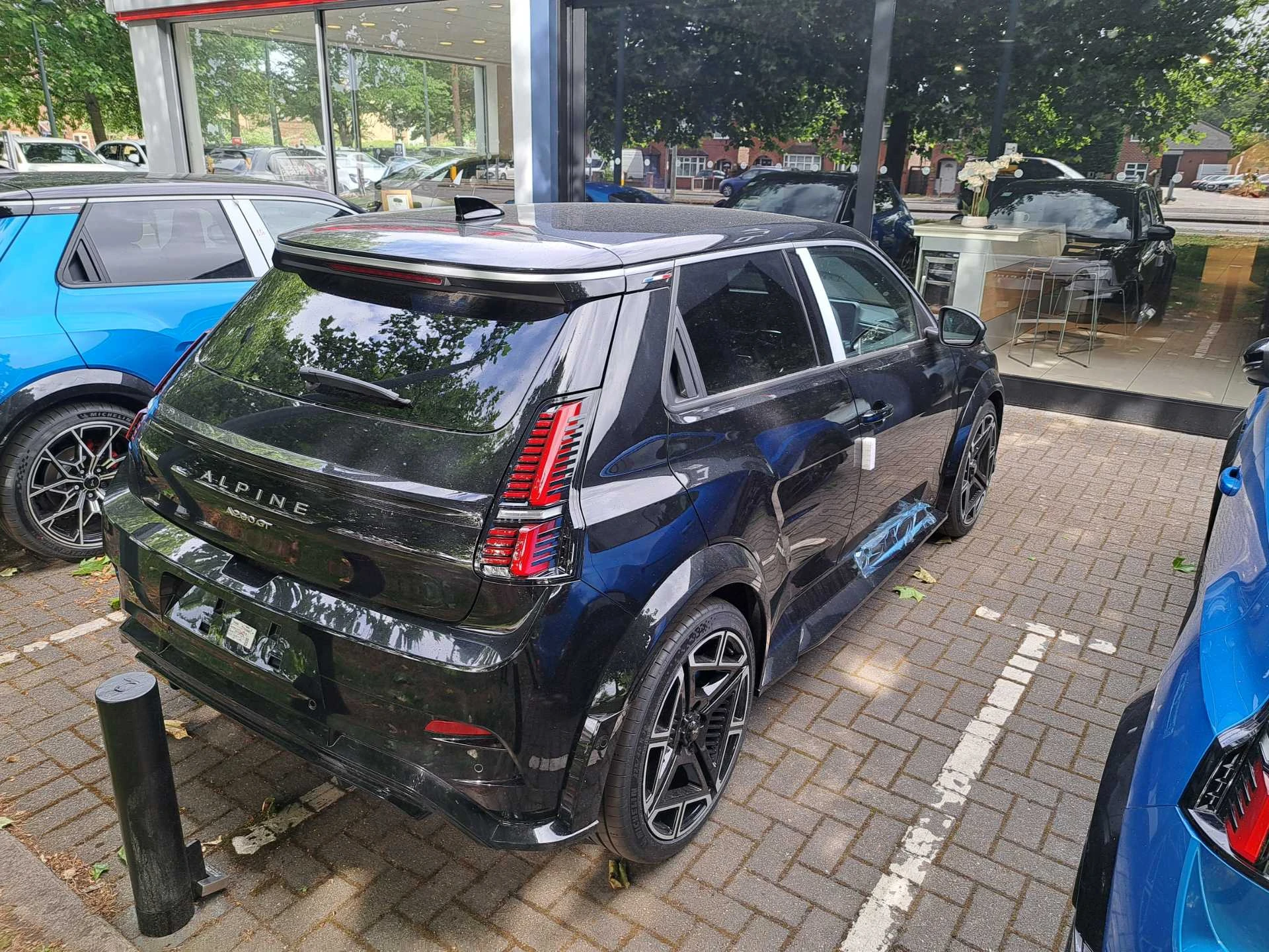 Vehicle image 5