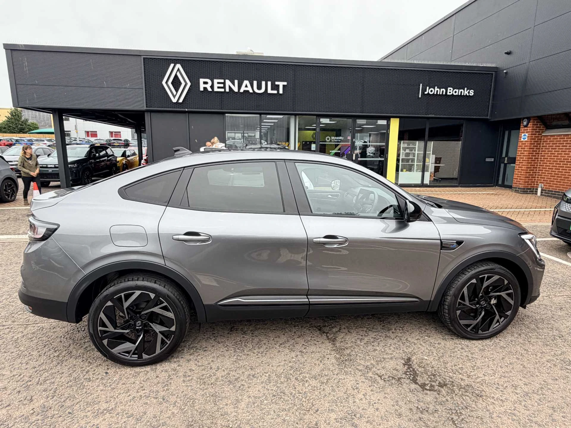Vehicle image 5