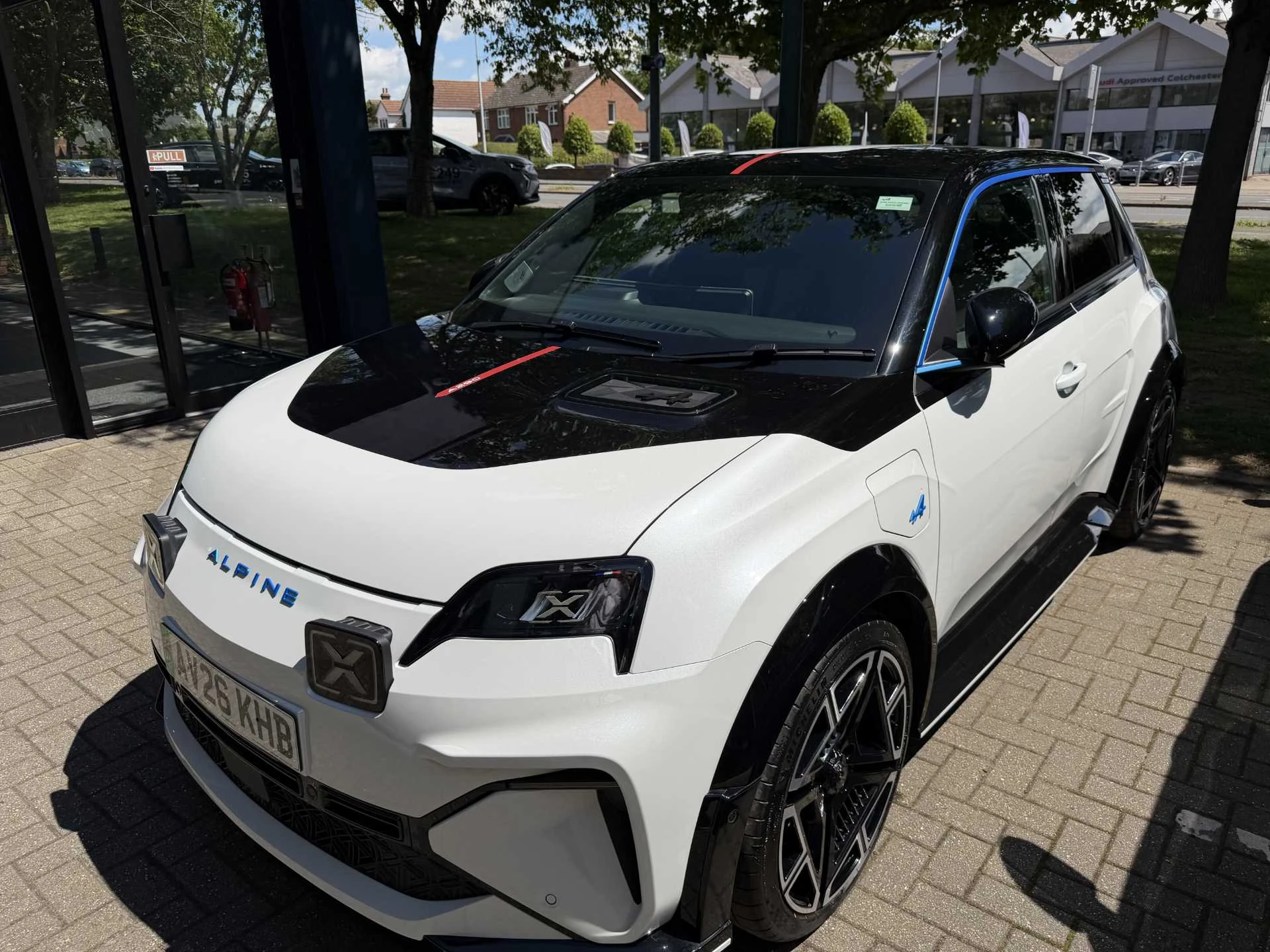 Vehicle image 5