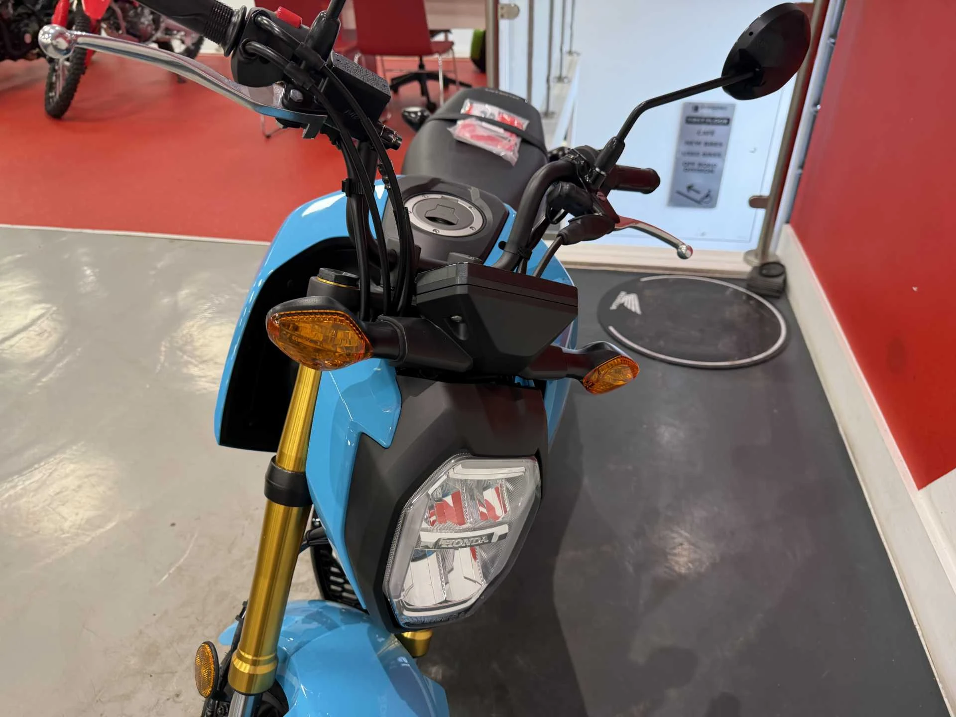 Vehicle image 6