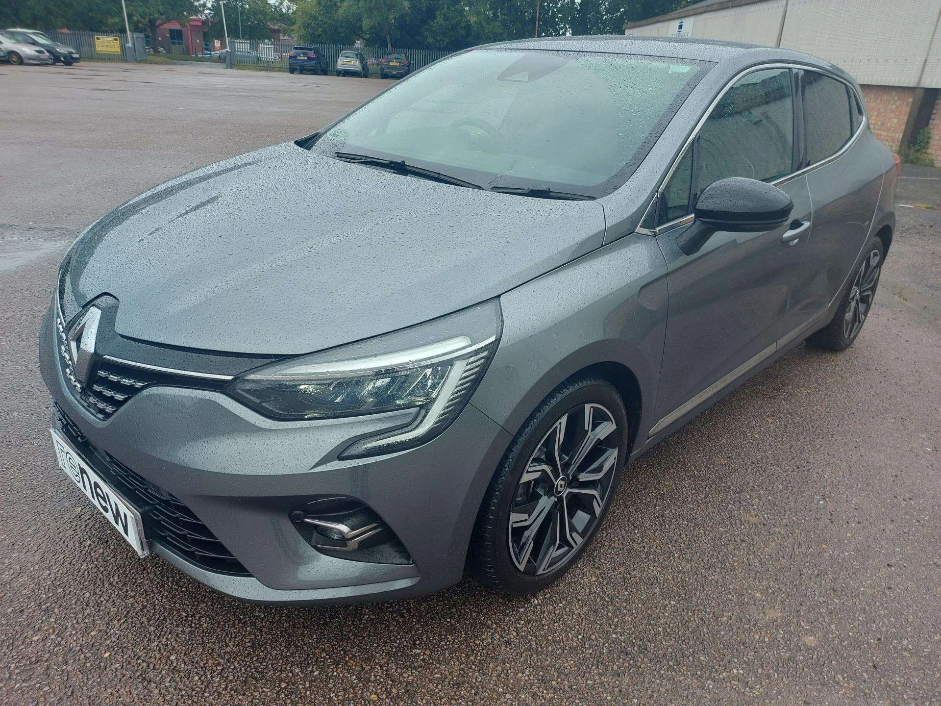 Vehicle image 3