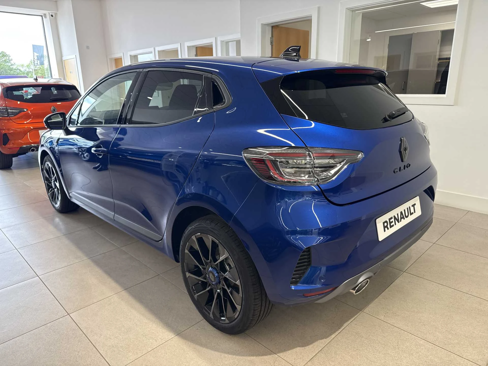 Vehicle image 5