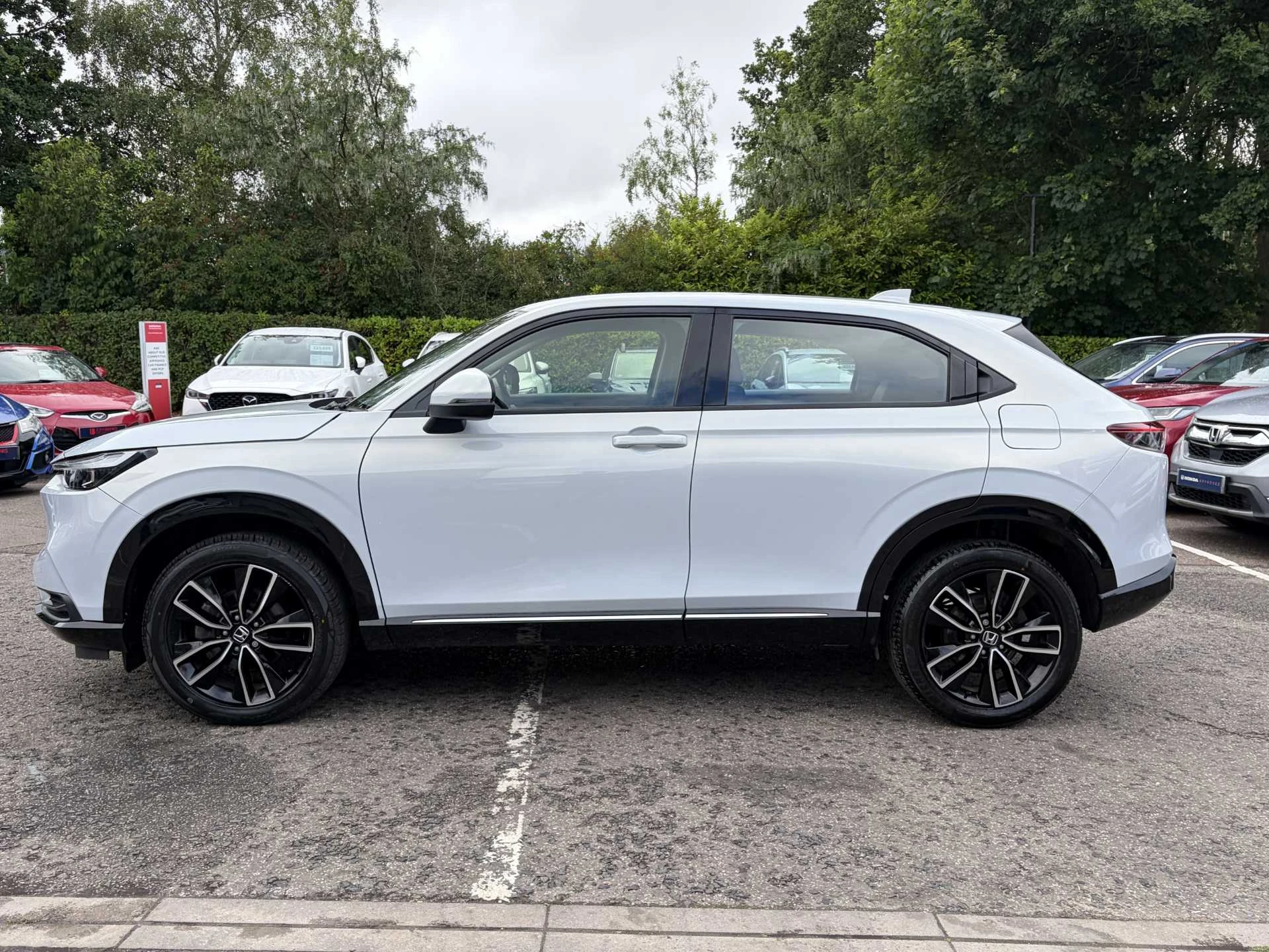 Vehicle image 5