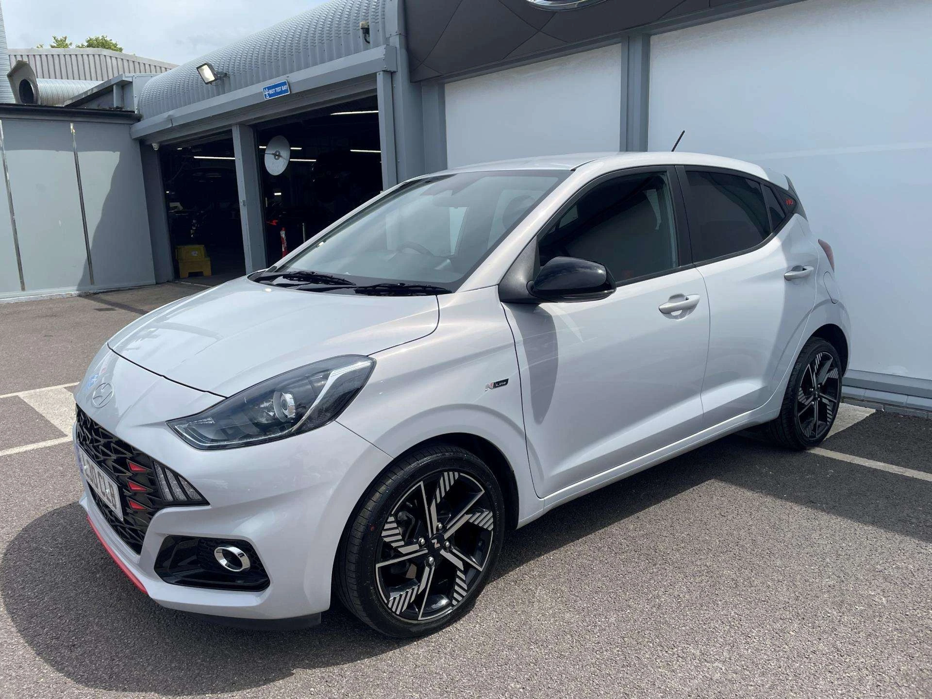 Vehicle image 6