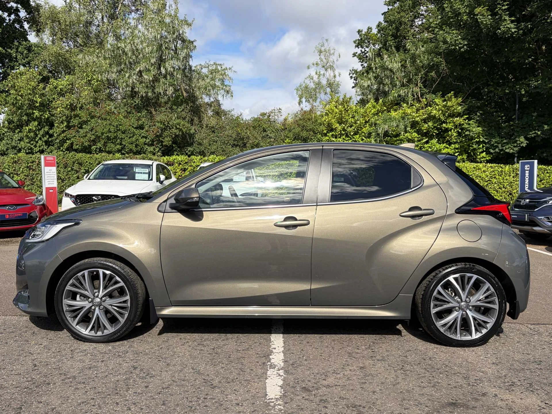 Vehicle image 5