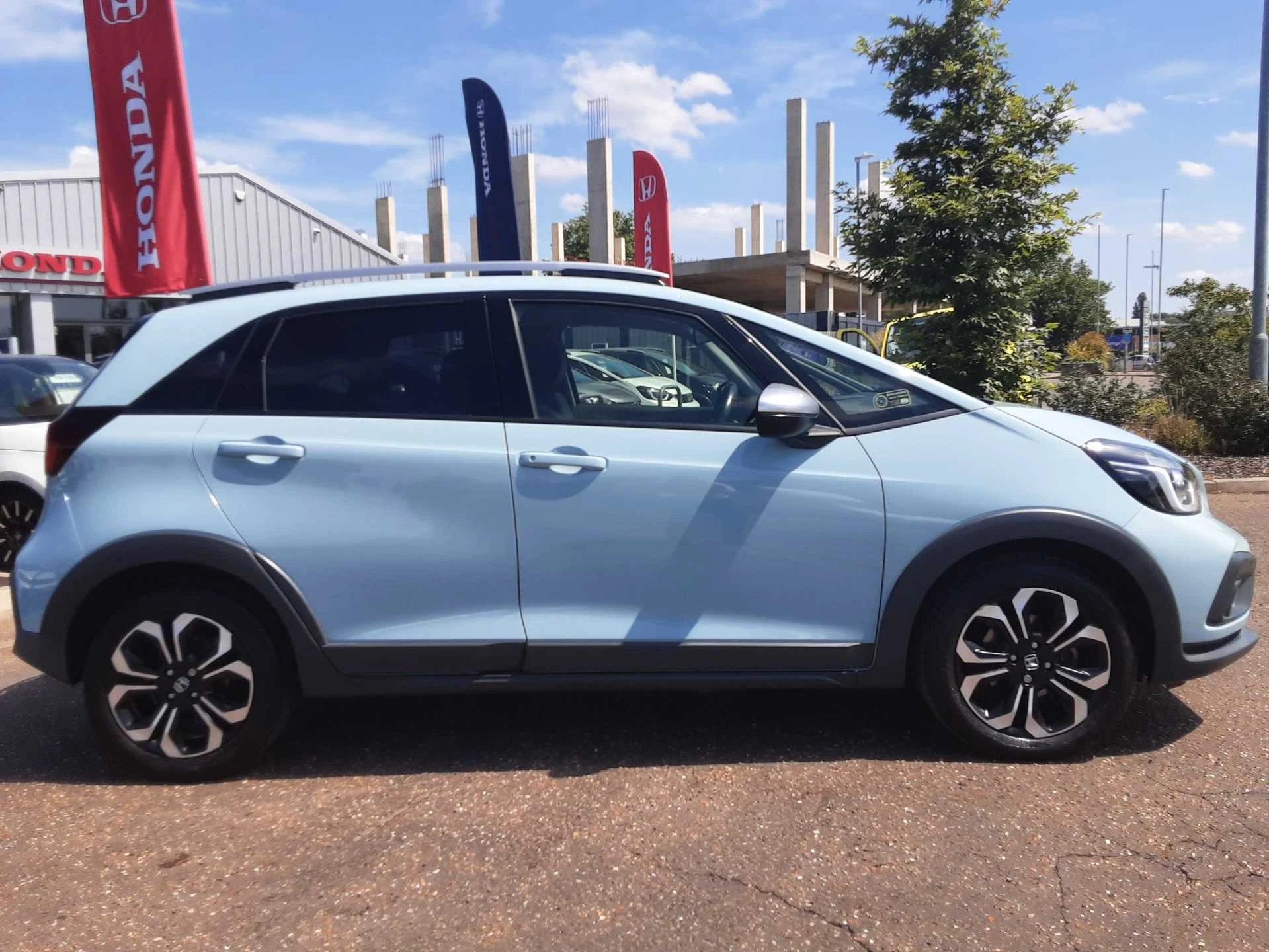 Vehicle image 3