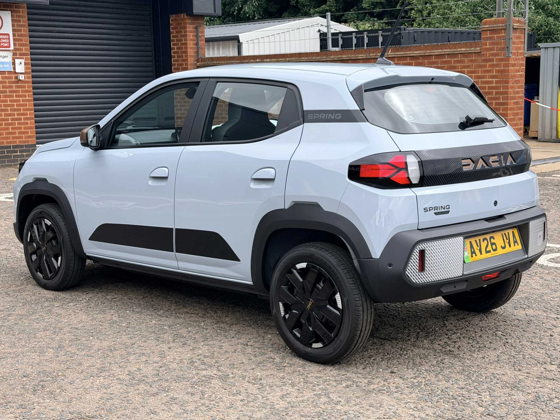 Vehicle image 3