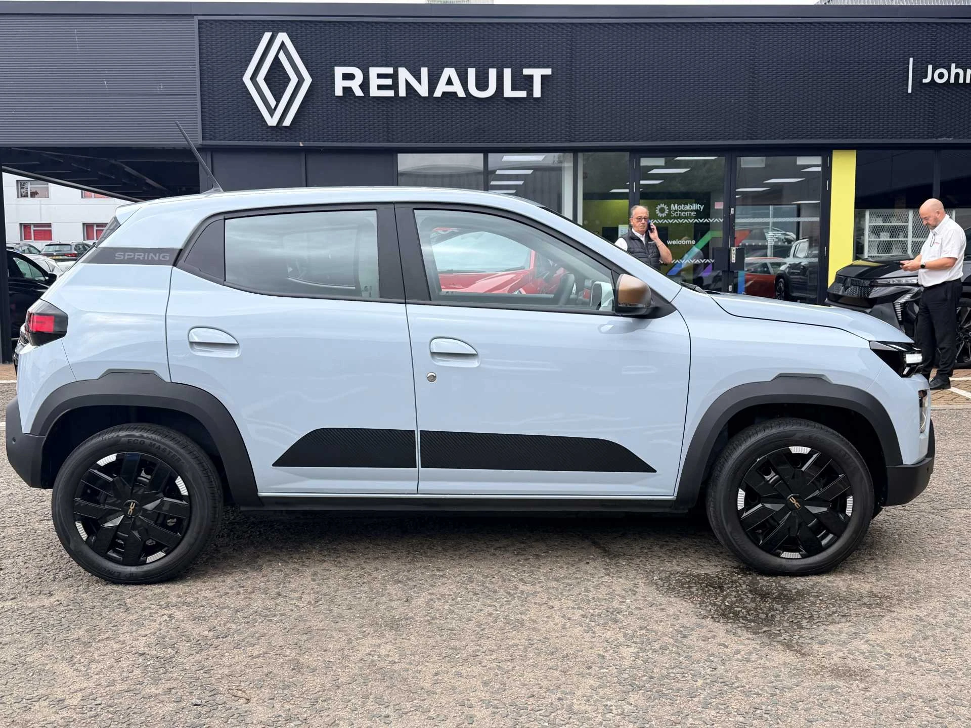Vehicle image 5