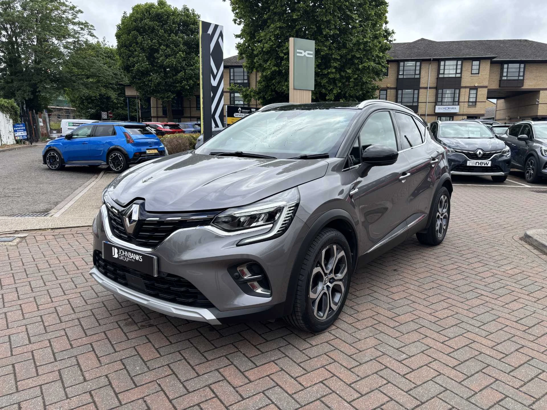 Vehicle image 7