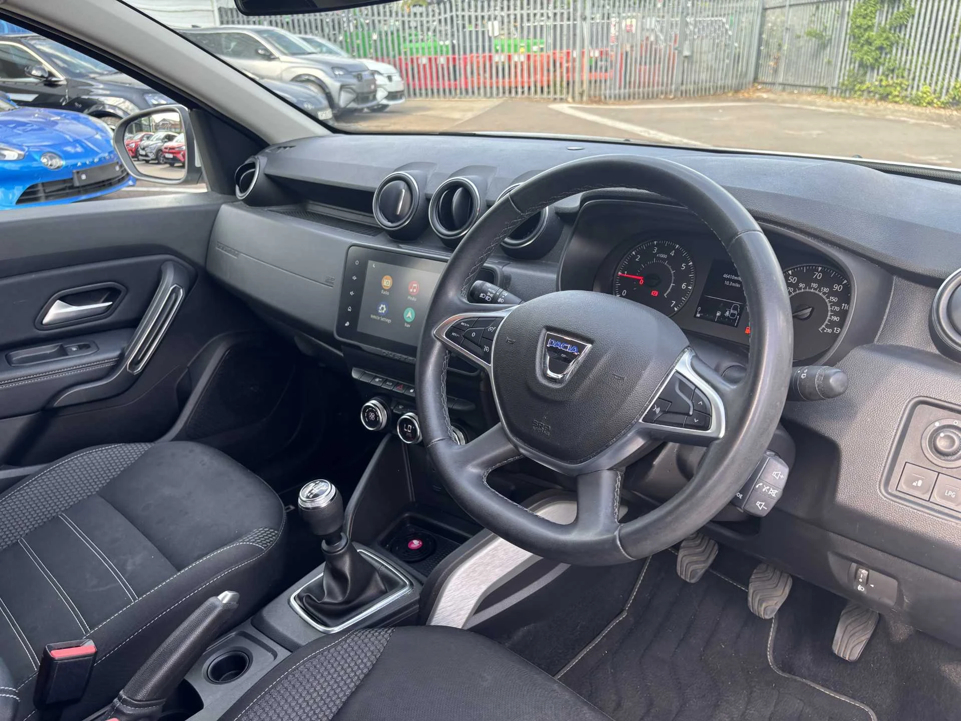 Vehicle image 4
