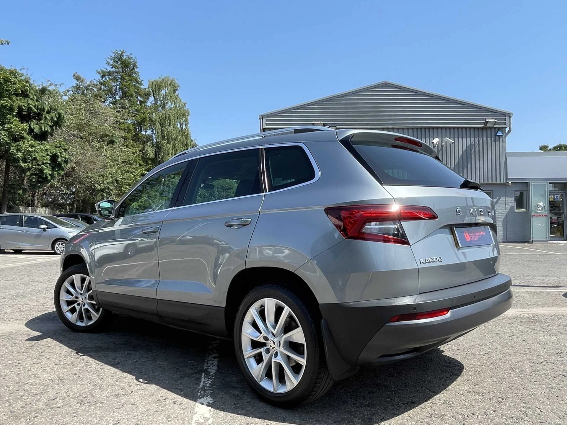 Vehicle image 3