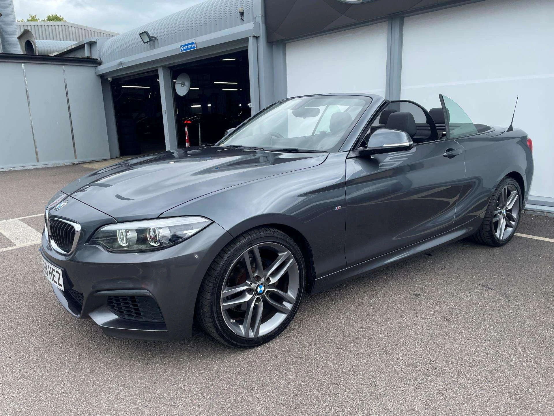 Vehicle image 6