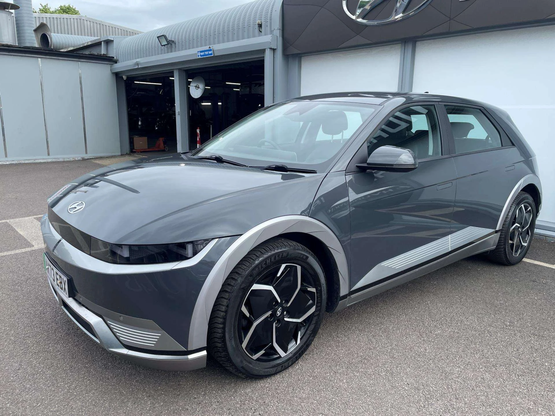 Vehicle image 6