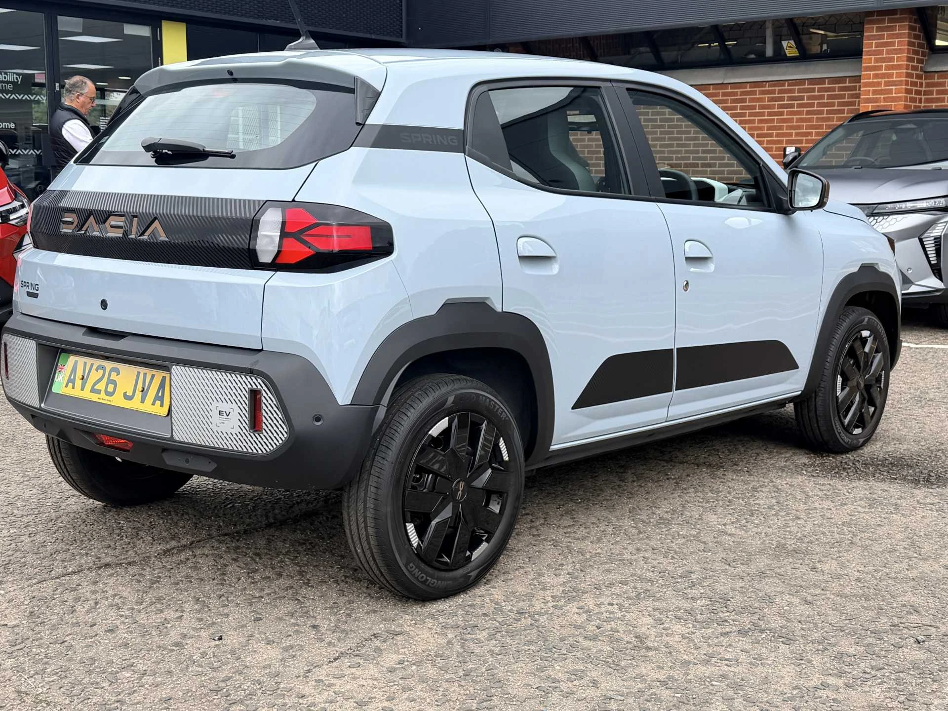 Vehicle image 4