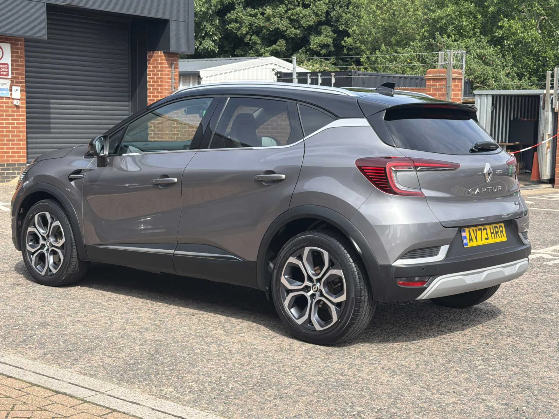 Vehicle image 3