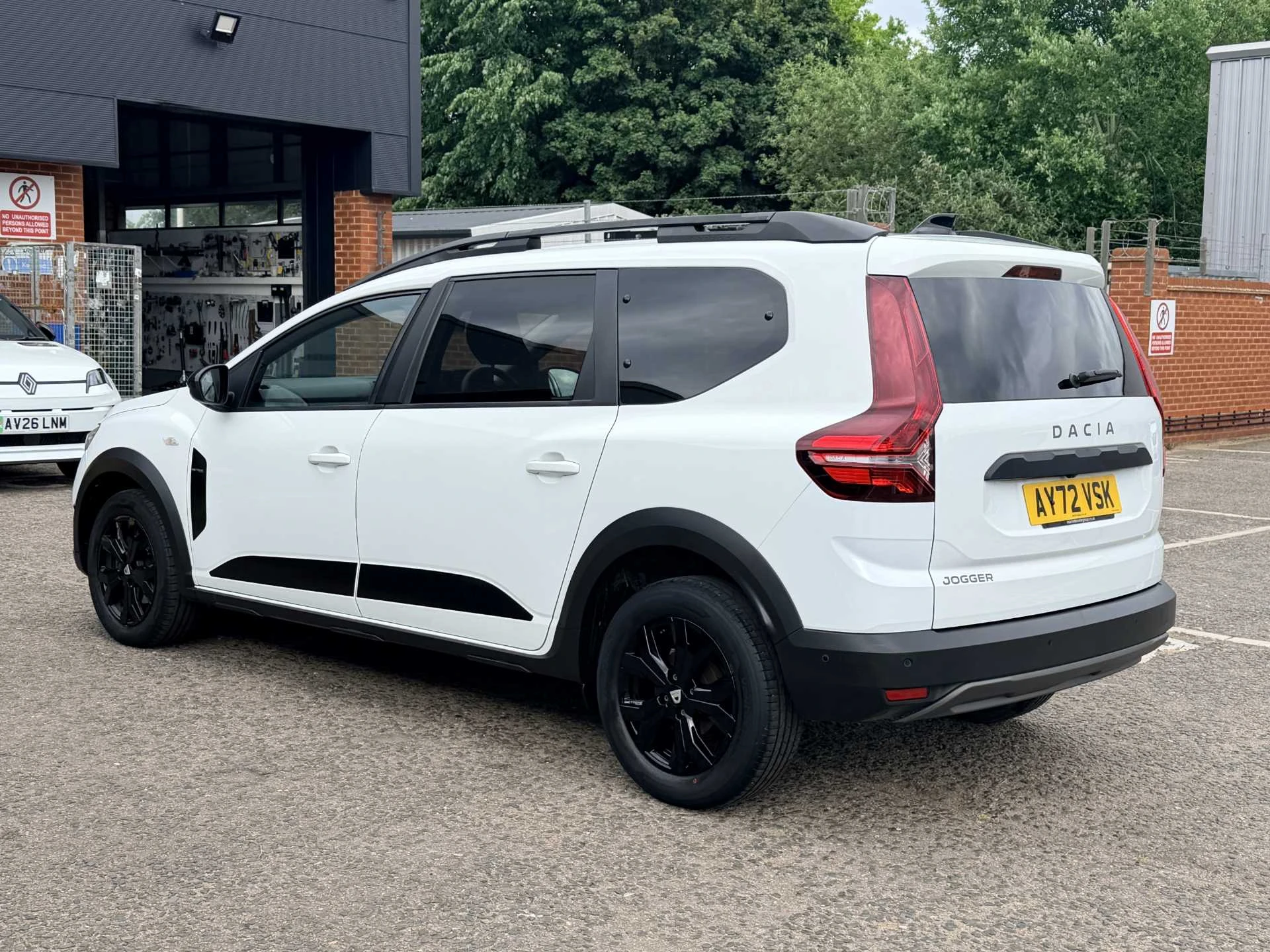 Vehicle image 3