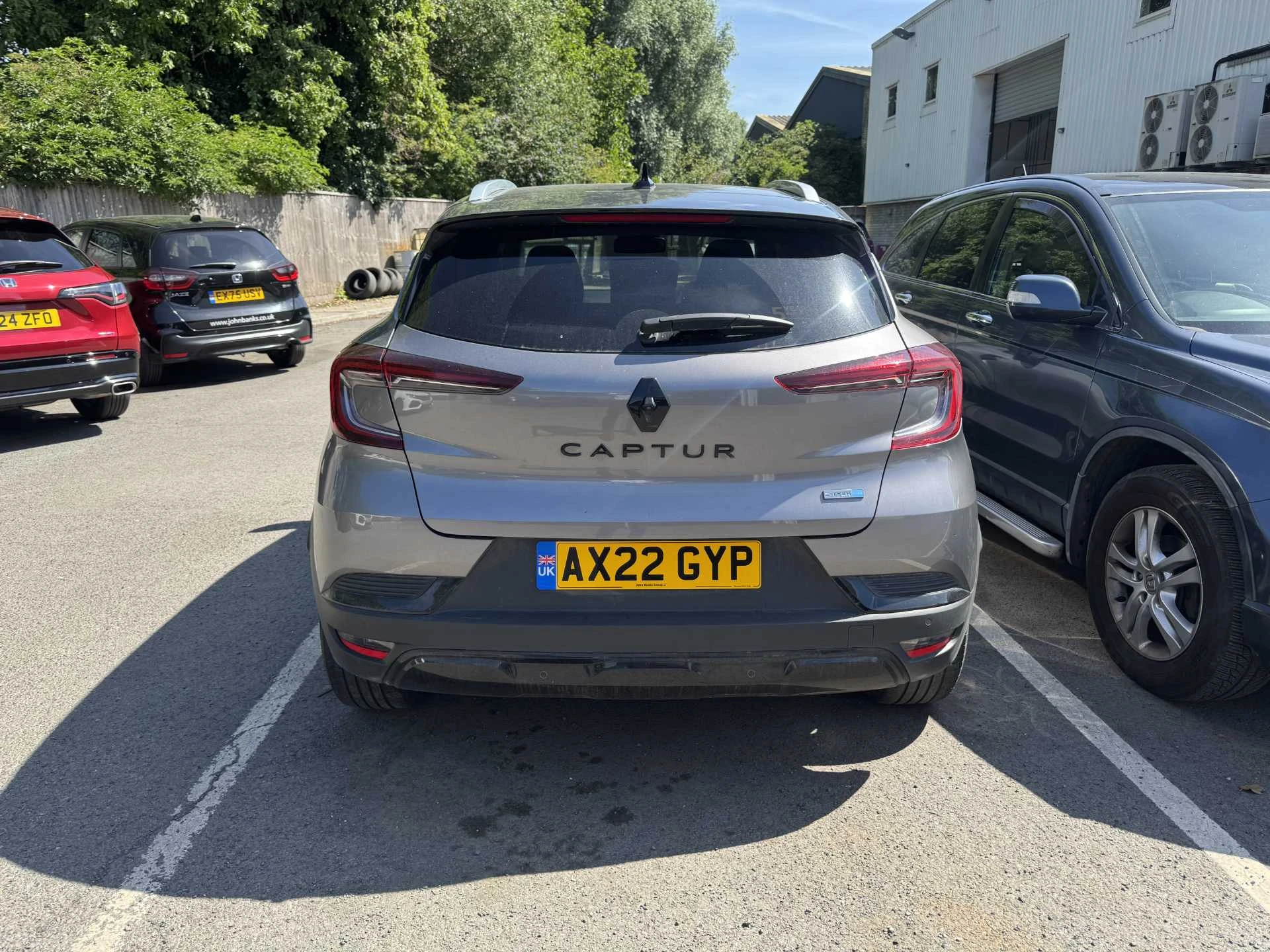 Vehicle image 4
