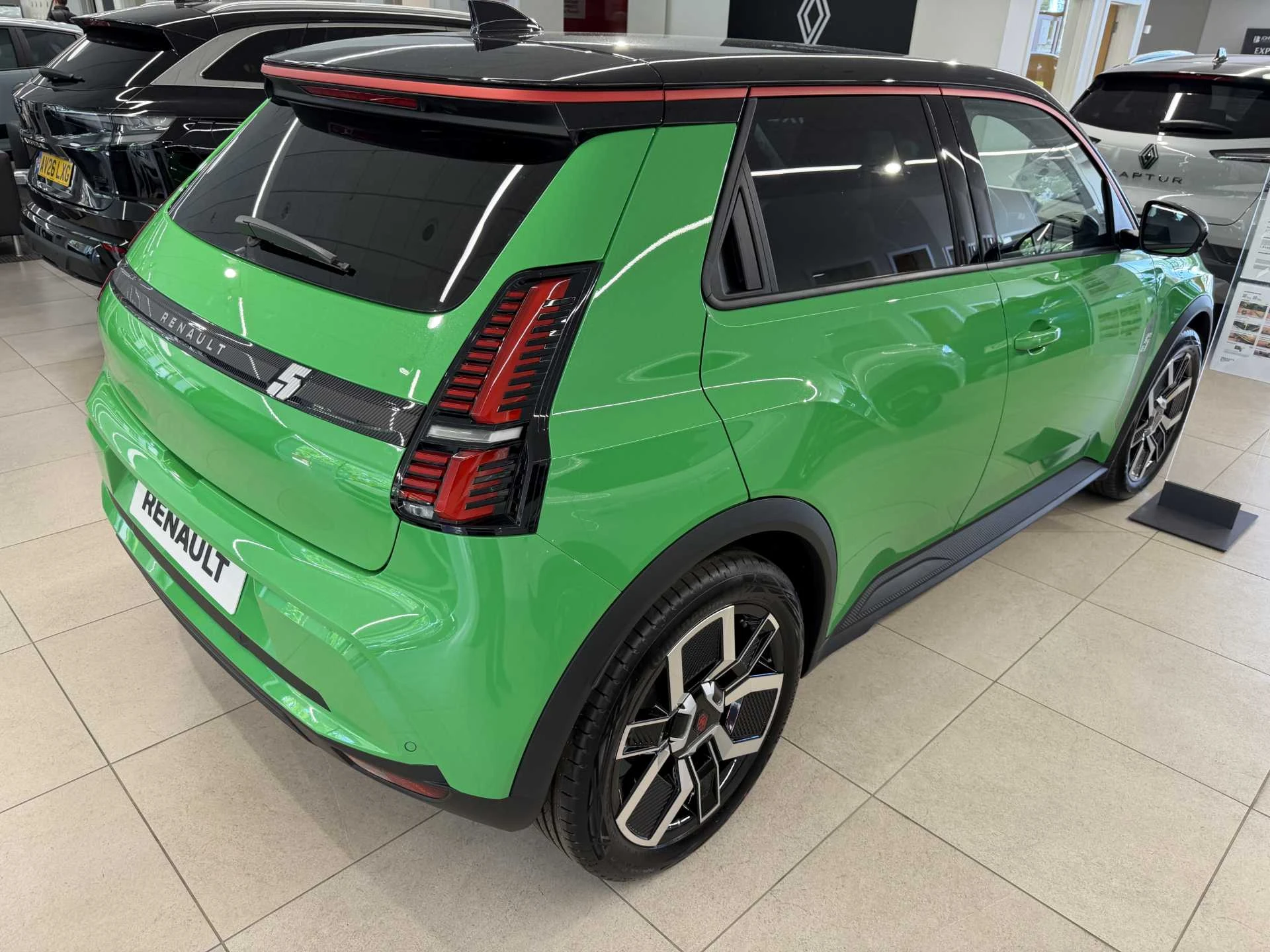 Vehicle image 6
