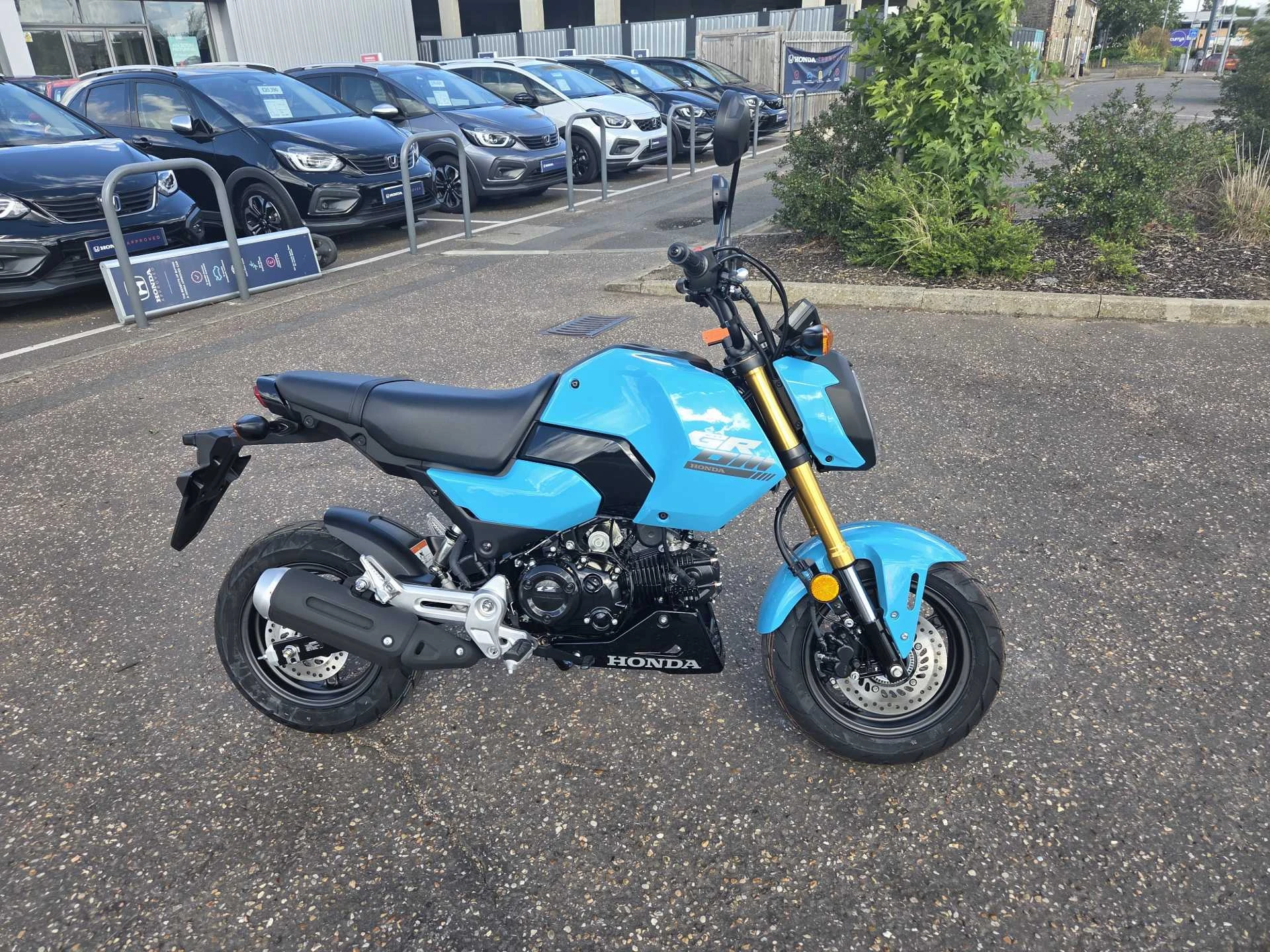 Vehicle image 2