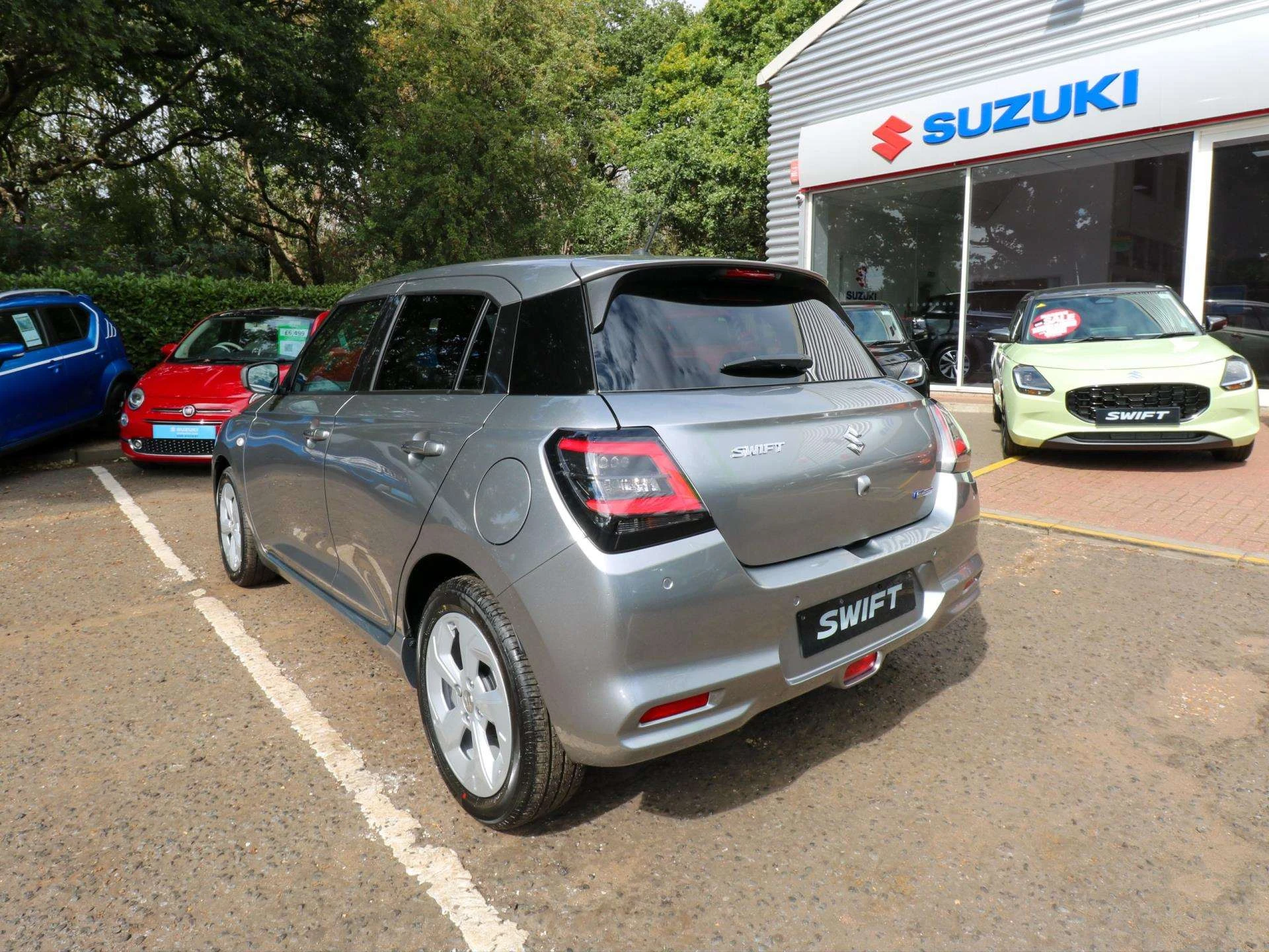 Vehicle image 5