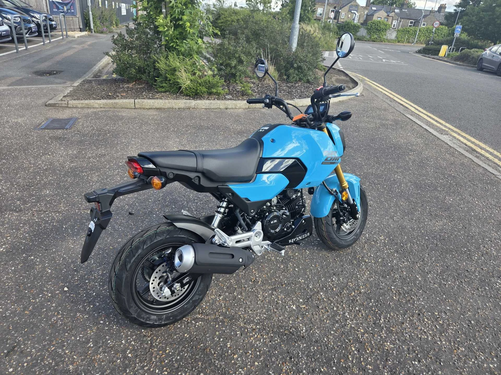 Vehicle image 3