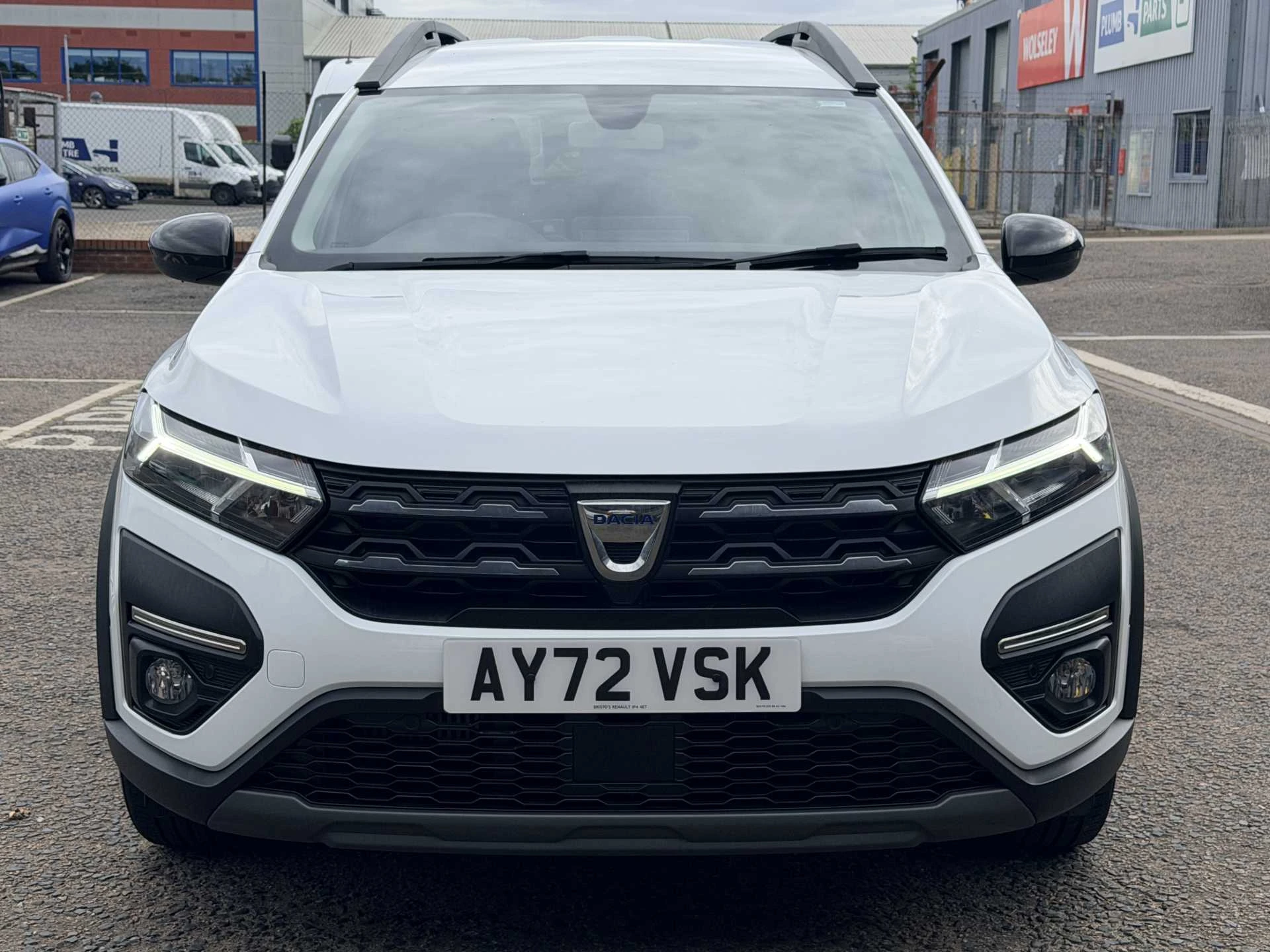 Vehicle image 6
