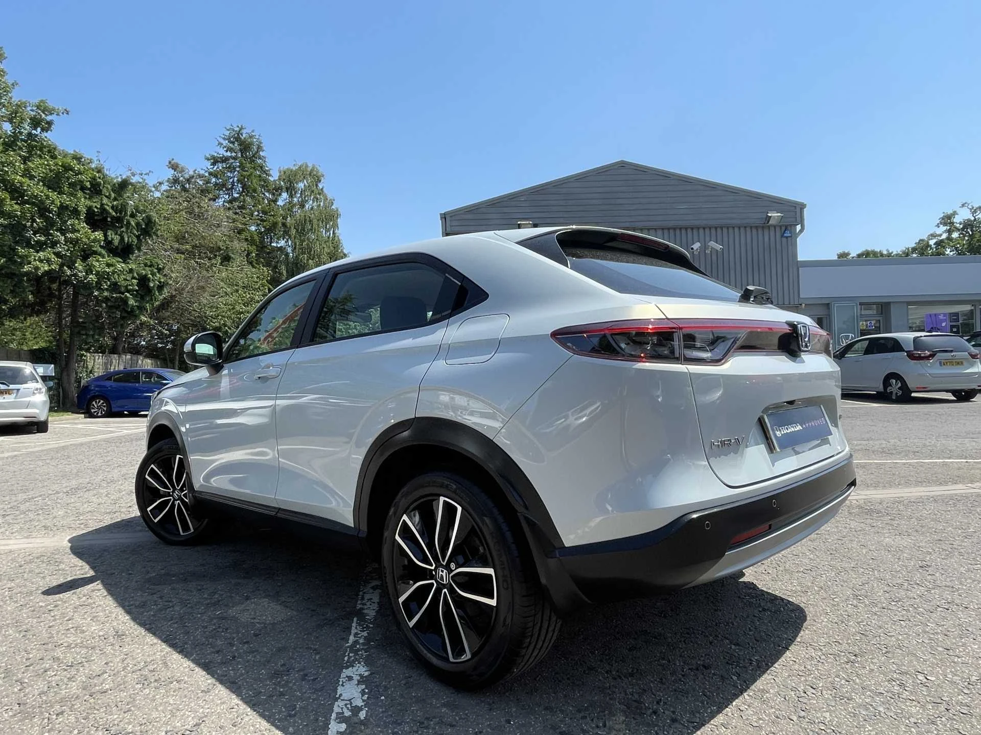 Vehicle image 3
