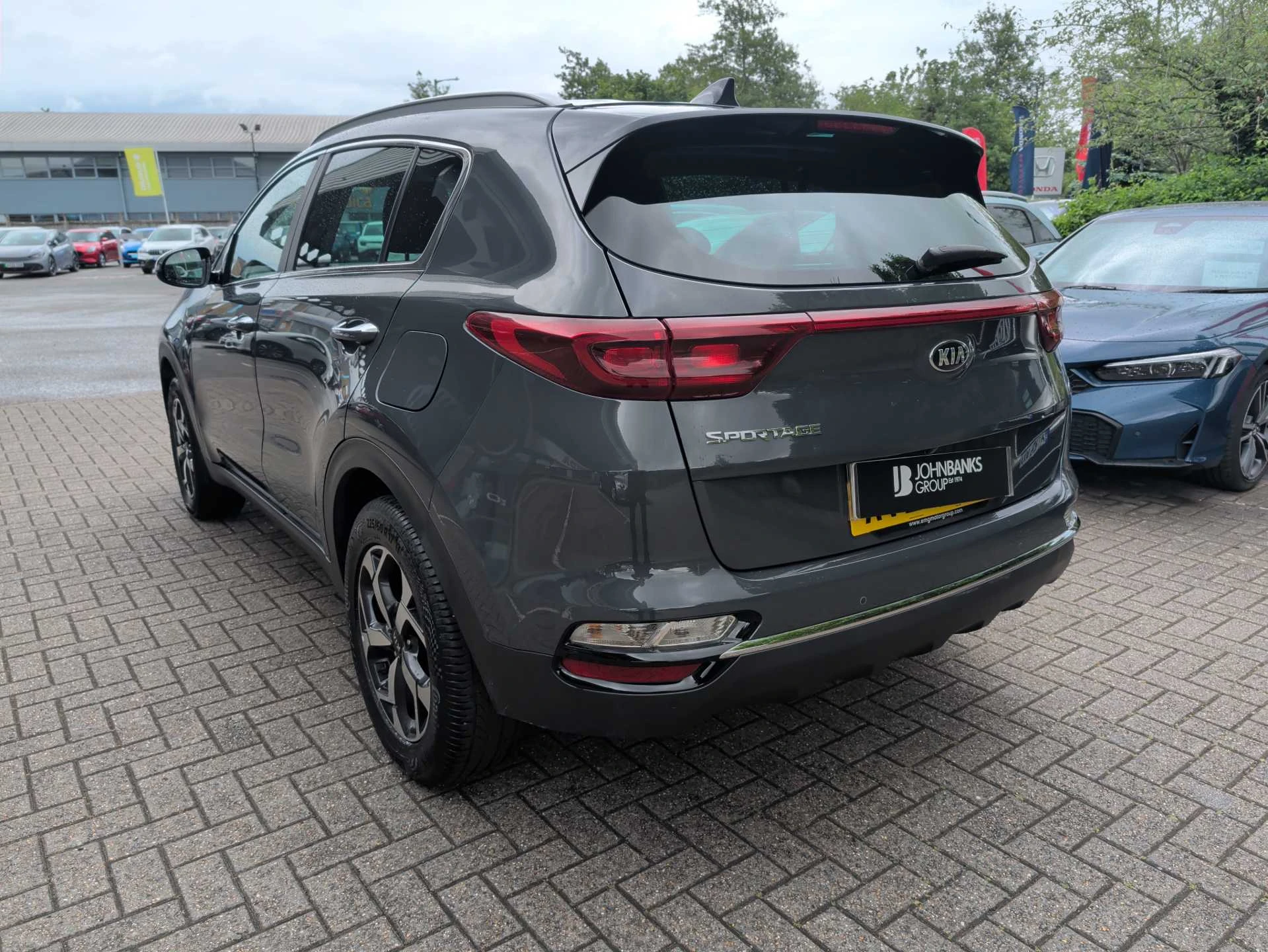 Vehicle image 3