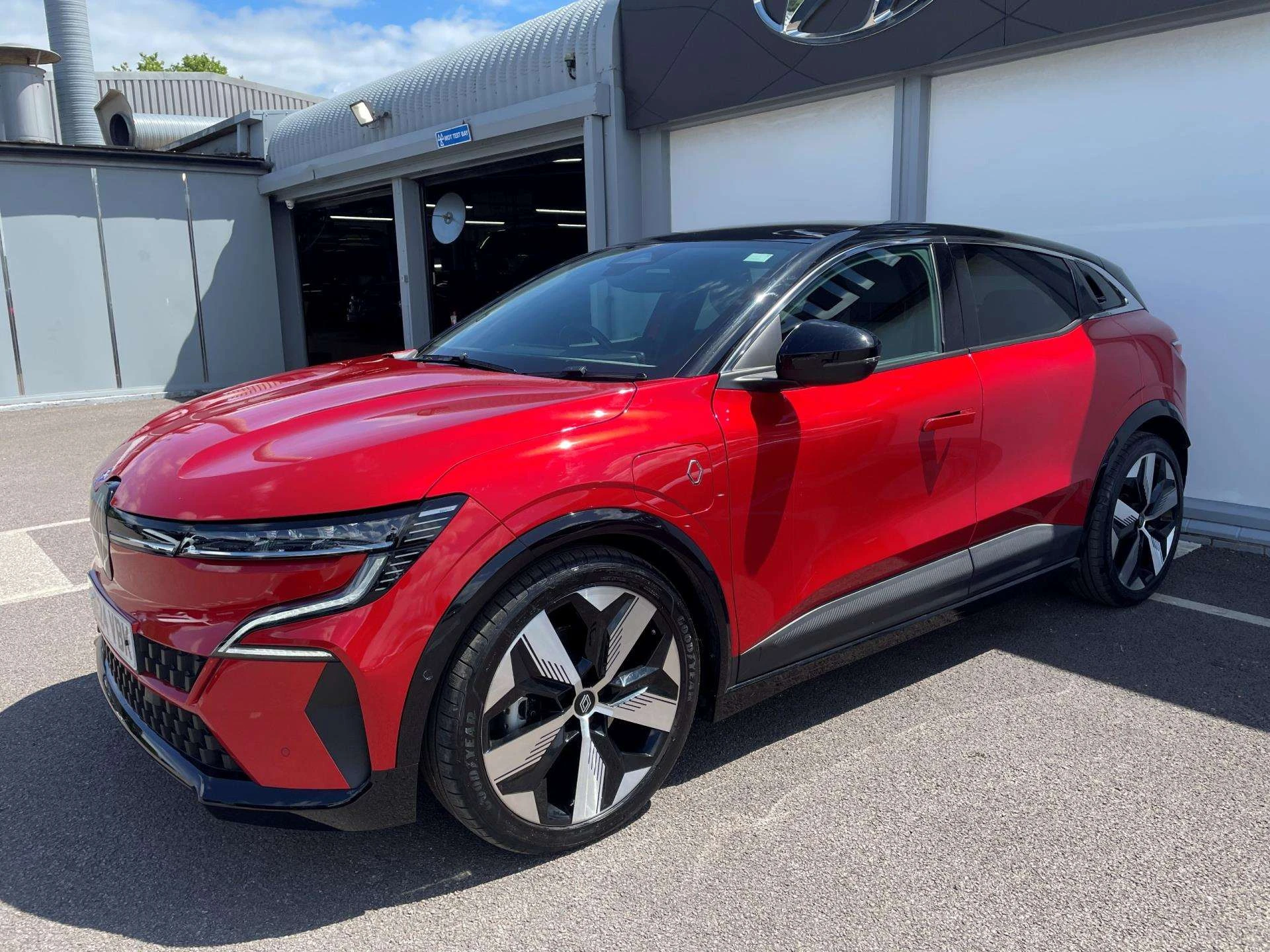 Vehicle image 6