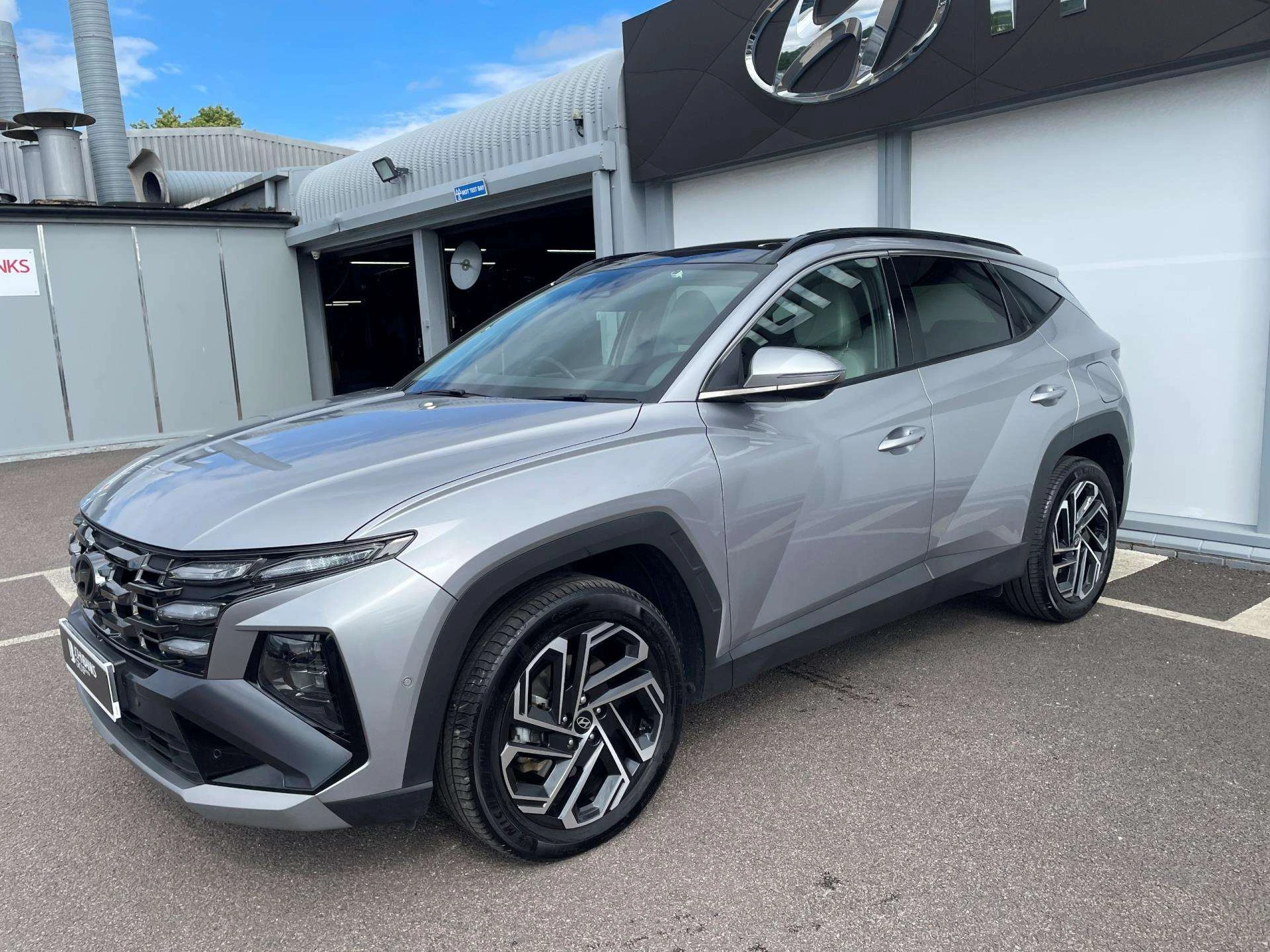 Vehicle image 7