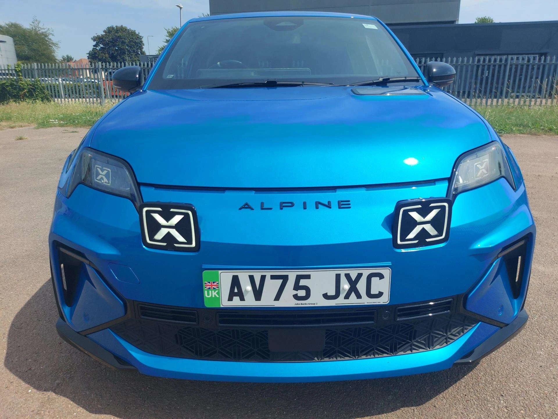 Vehicle image 6