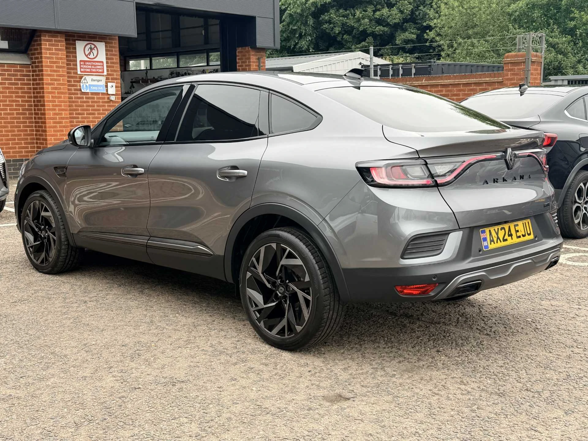 Vehicle image 3