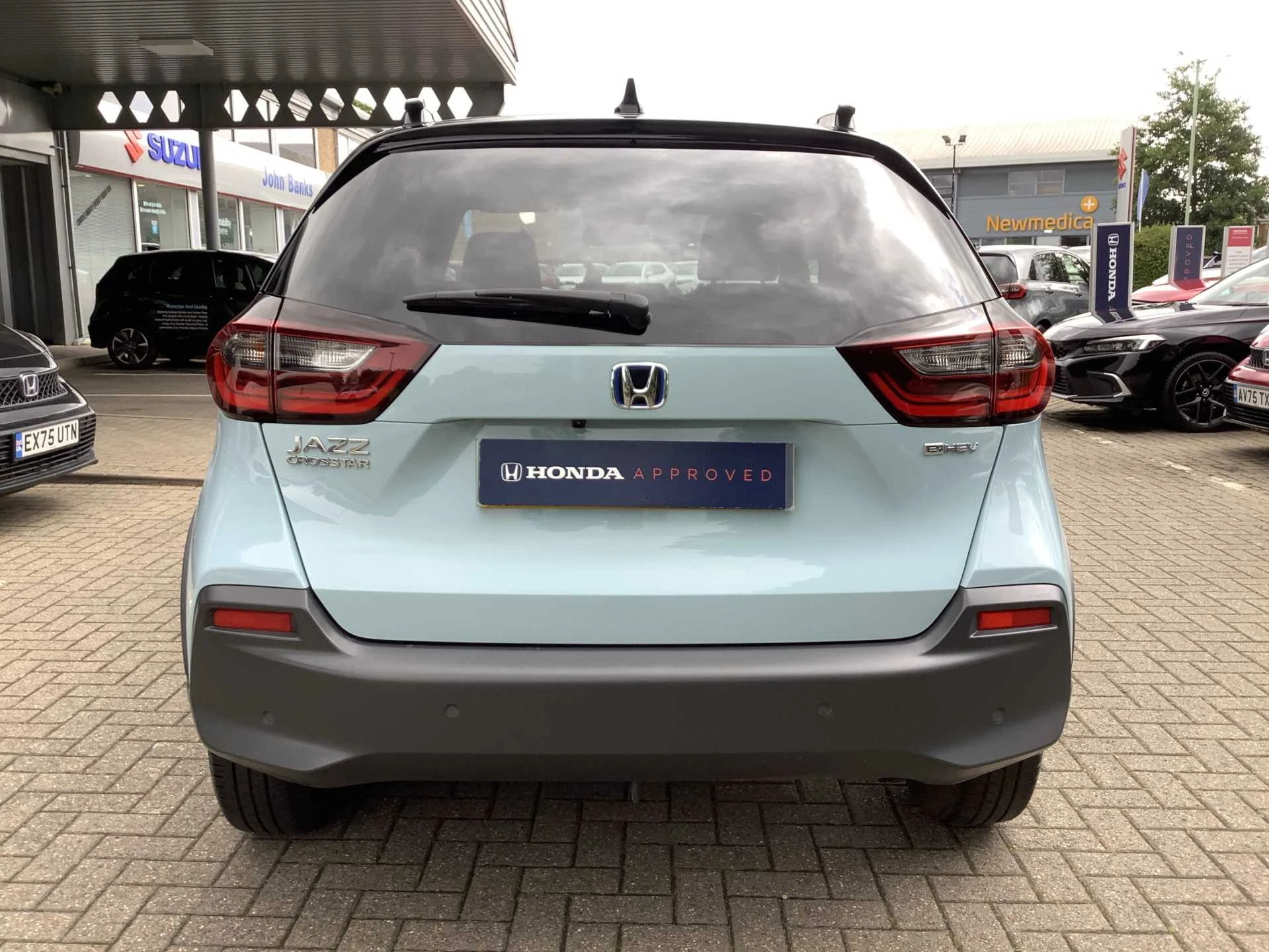 Vehicle image 6